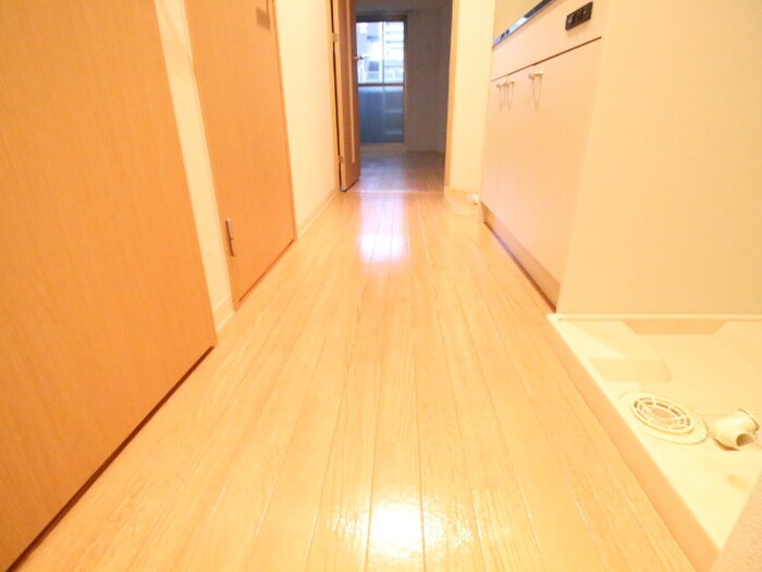 物件内観写真11　(廊下)