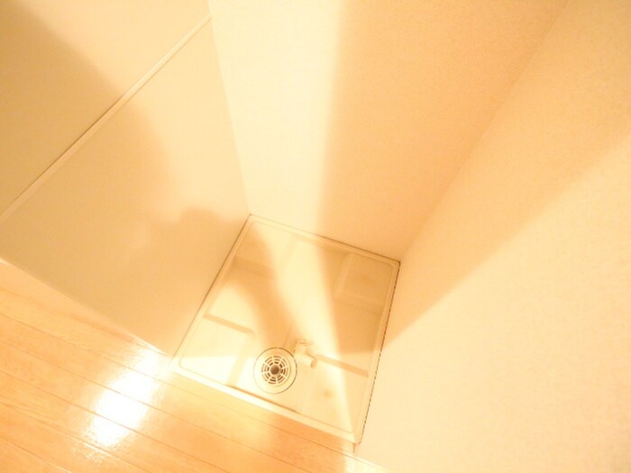 物件内観写真12　(洗濯機置場)