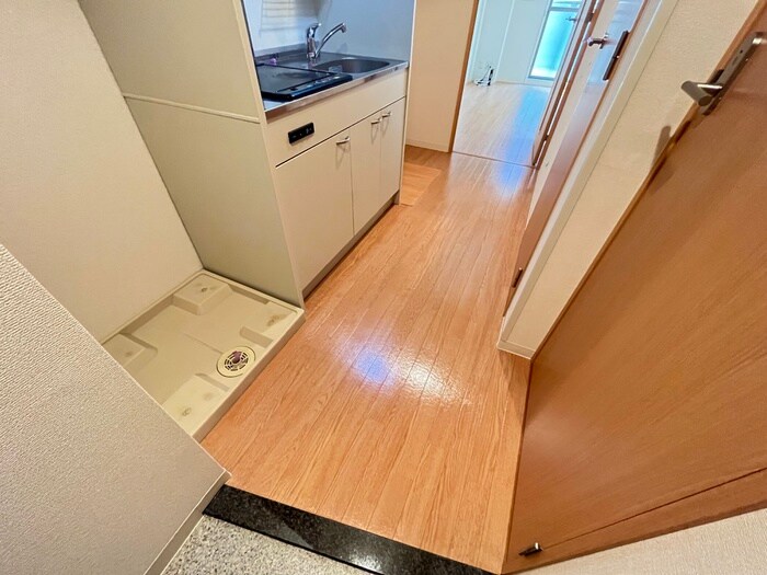 物件内観写真16　(廊下)