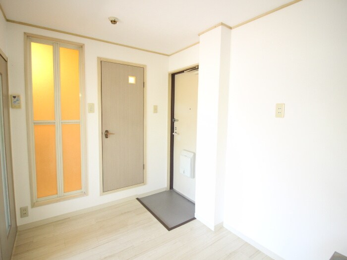 物件内観写真22　(玄関)