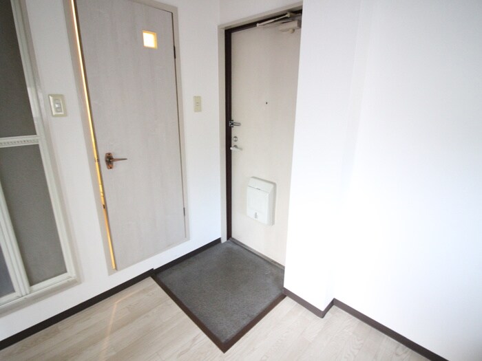 物件内観写真22　(玄関)