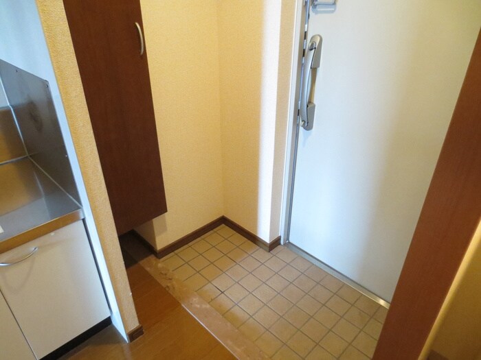 物件内観写真14　(玄関)