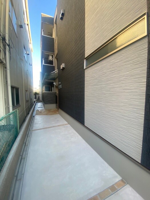 物件外観写真4　(エントランス部分)