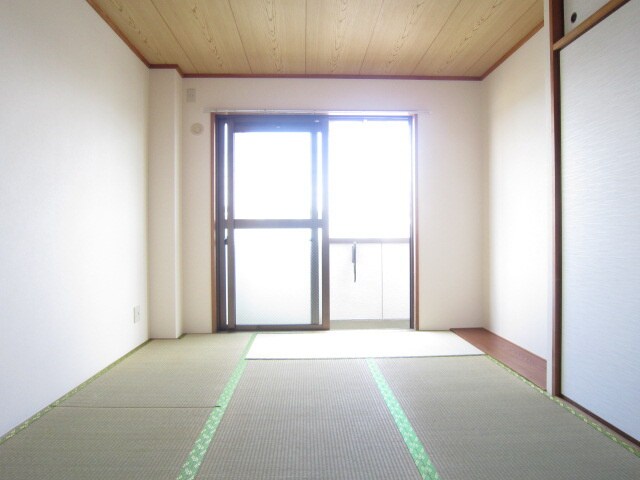 物件内観写真10　(居室)