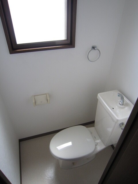 物件内観写真16　(トイレ)