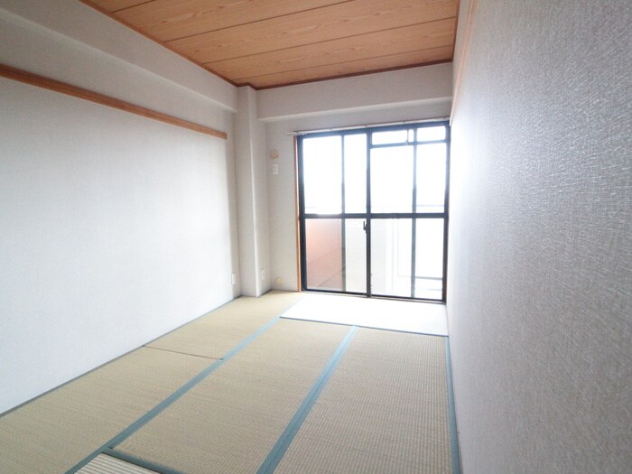 物件内観写真8　(居室)