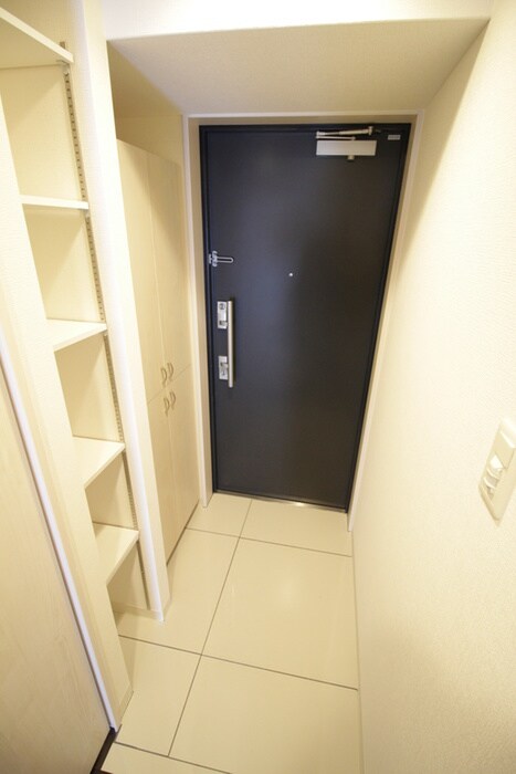 物件内観写真7　(玄関)