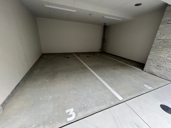 物件外観写真6　(駐車場)