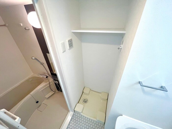 物件内観写真13　(洗濯機置場)