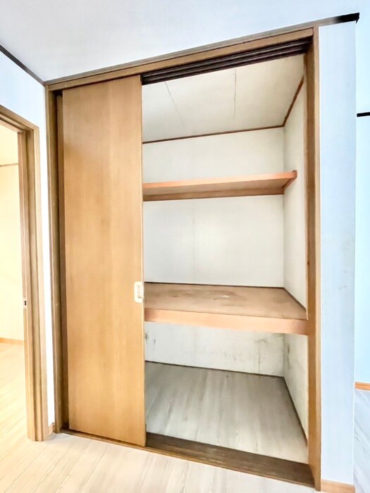 物件内観写真12　(収納)