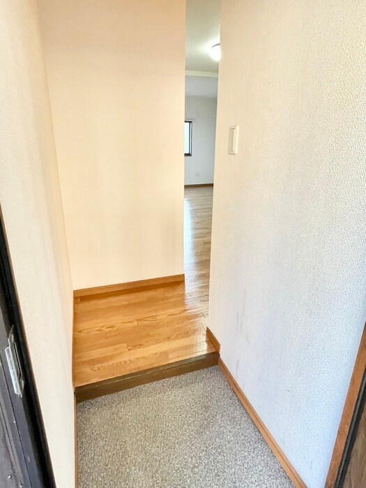 物件内観写真12　(玄関)