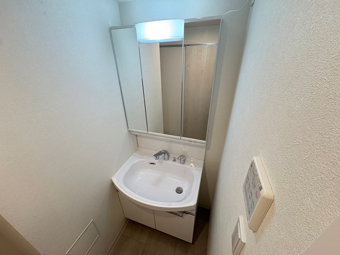 物件内観写真12　(洗面)