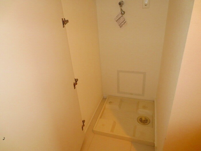 物件内観写真9　(洗濯機置場)