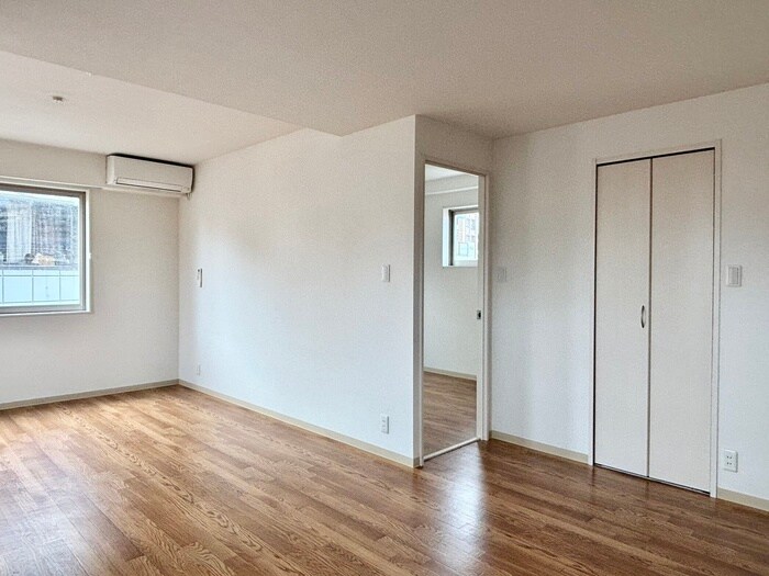 物件内観写真9　(居室)