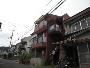 フラットハウス YAKU外観写真