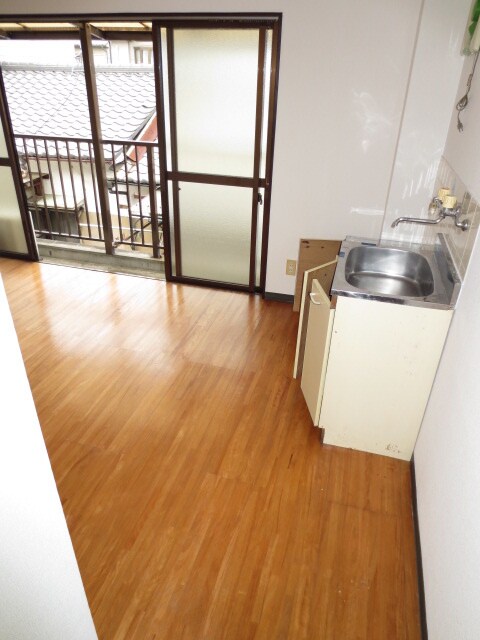 物件内観写真10　(玄関)