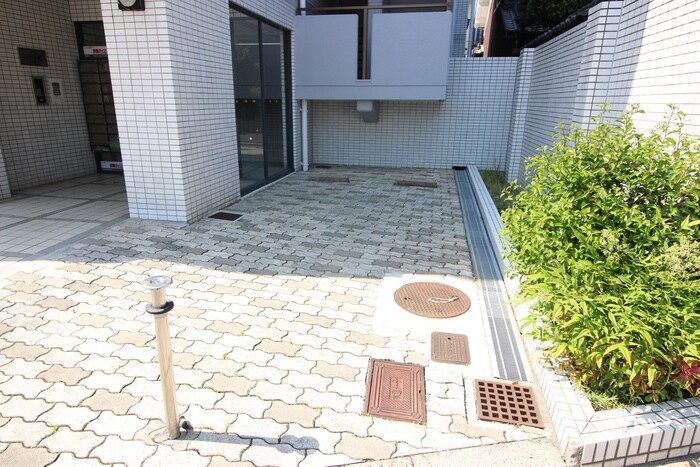 物件外観写真2　(駐車場)