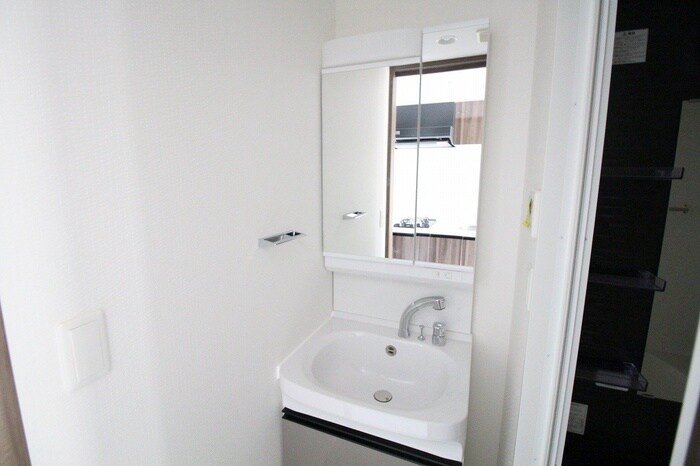 物件内観写真13　(洗面)