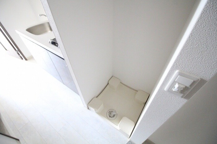 物件内観写真14　(洗濯機置場)