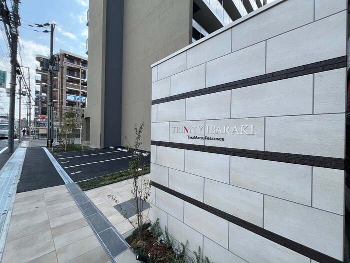 物件外観写真4　(駐車場)