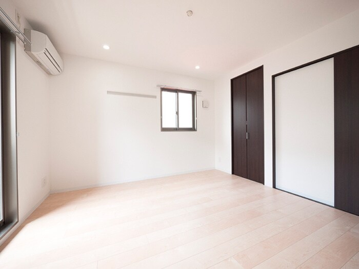 物件内観写真4　(居室)