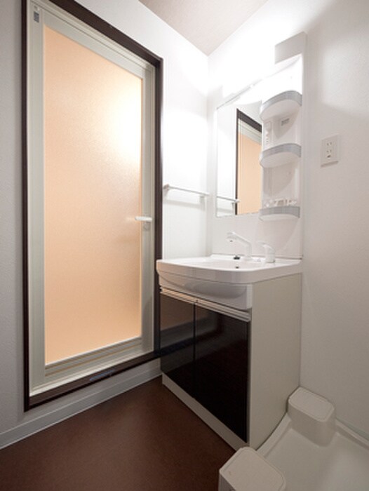 物件内観写真11　(洗濯機置場)