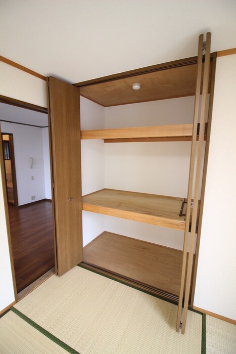 物件内観写真13　(収納)