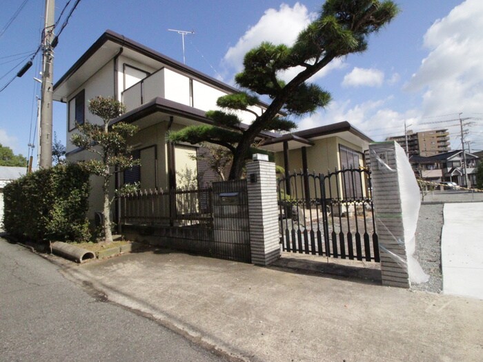 物件外観写真4　(エントランス部分)