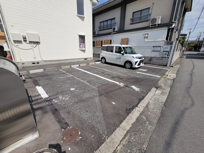 物件外観写真6　(駐車場)