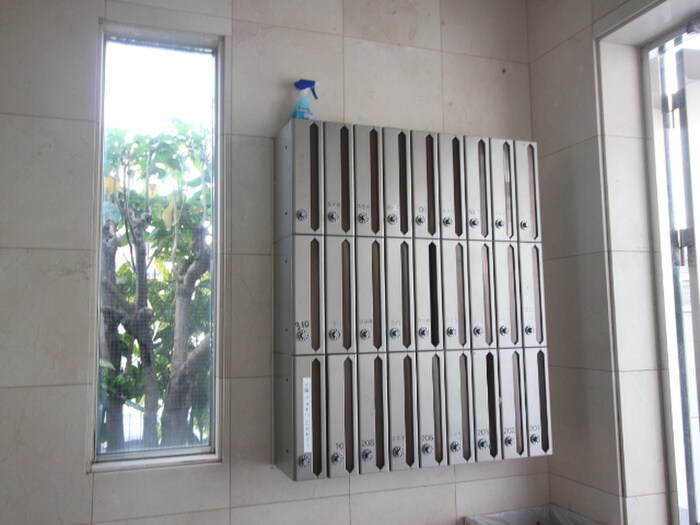 物件外観写真4　(エントランス部分)