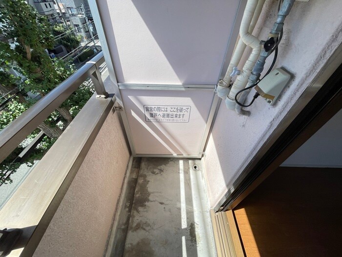 物件内観写真13　(洗濯機置場)