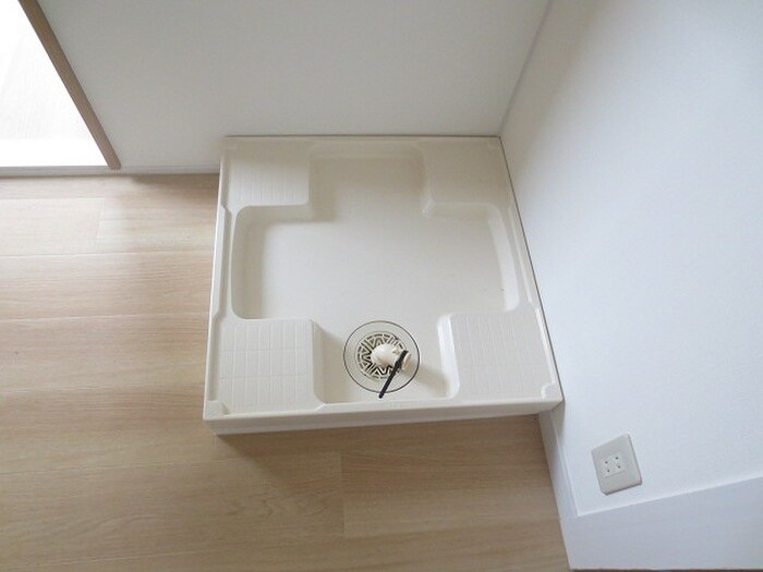 物件内観写真12　(洗濯機置場)