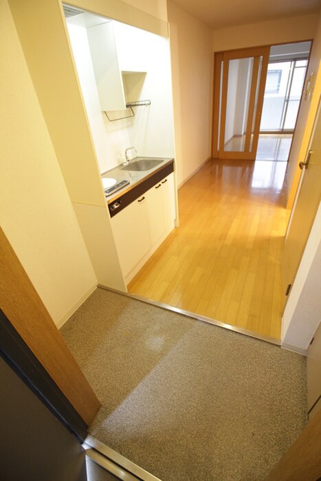 物件内観写真7　(玄関)