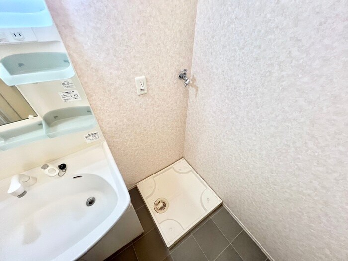 物件内観写真12　(洗濯機置場)