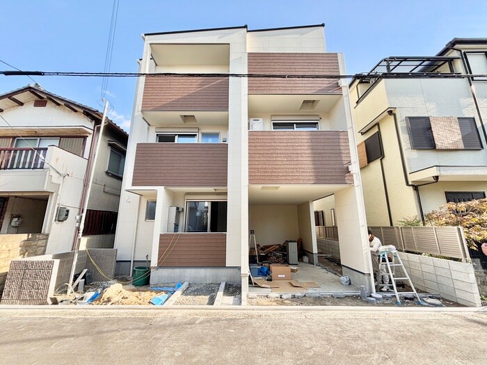 物件外観写真2　(建築中)