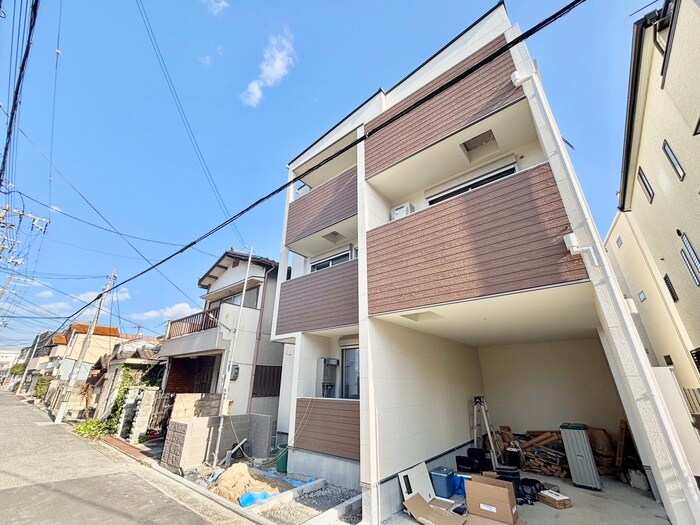 物件外観写真3　(建築中)