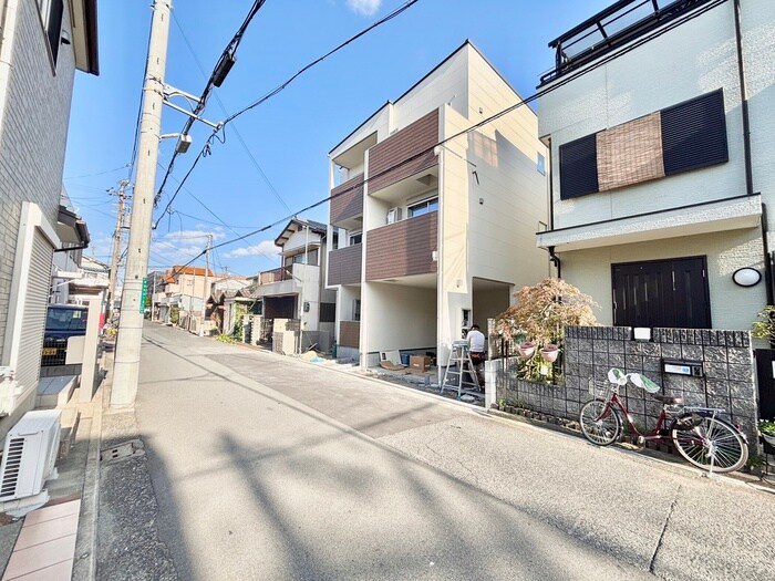 物件外観写真4　(建築中)