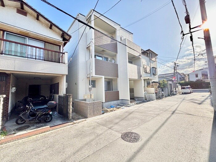 物件外観写真5　(建築中)