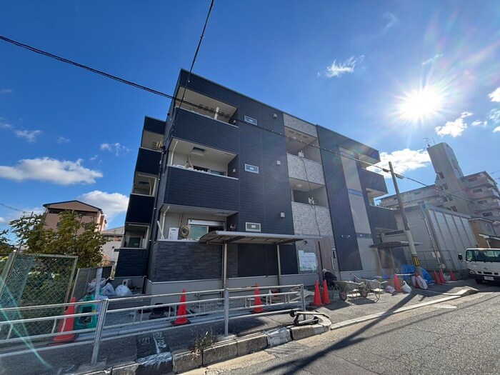 物件外観写真1　(建築中)