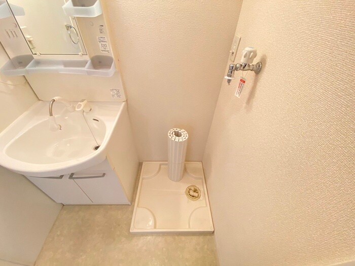 物件内観写真16　(洗濯機置場)