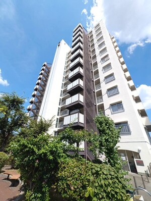 クローバーハイツ市岡（302）外観写真