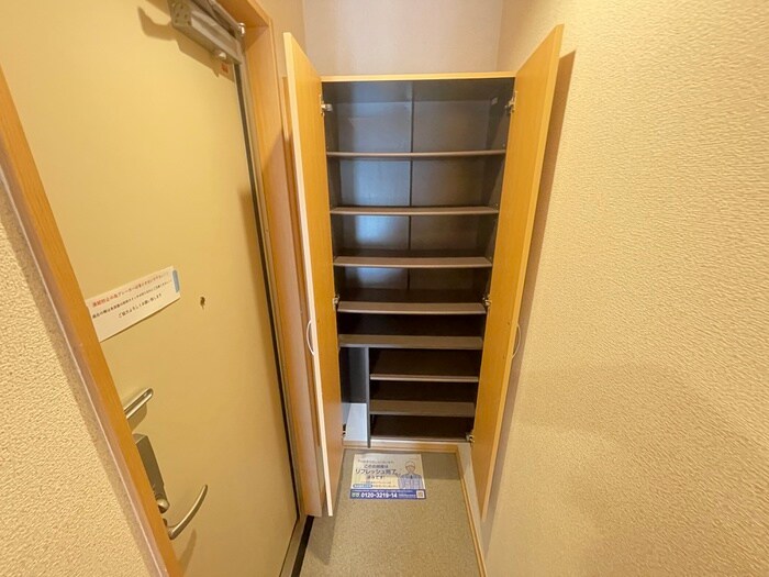 物件内観写真17　(靴箱)