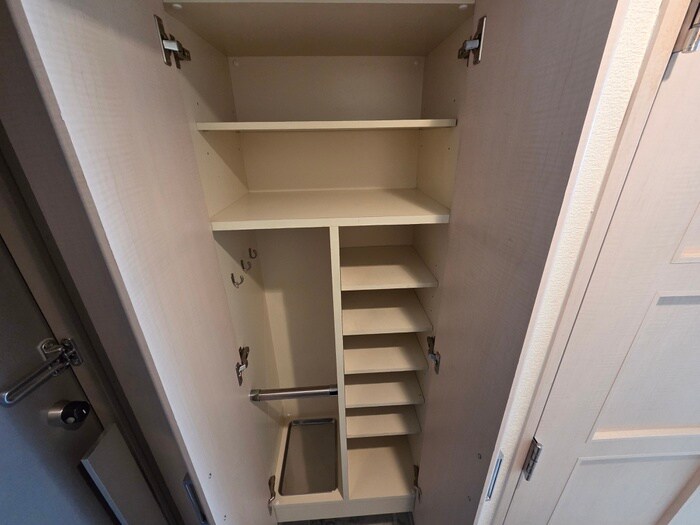 物件内観写真11　(靴箱)