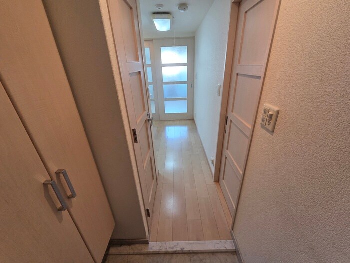 物件内観写真12　(廊下)