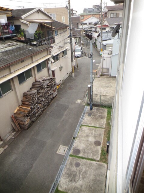 物件内観写真6　(室内からの展望)