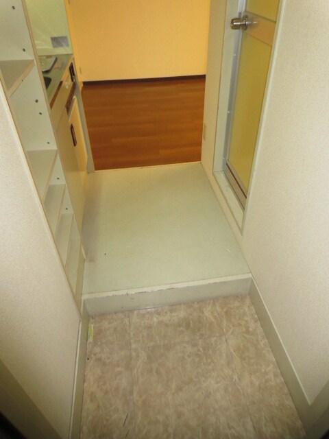 物件内観写真8　(玄関)
