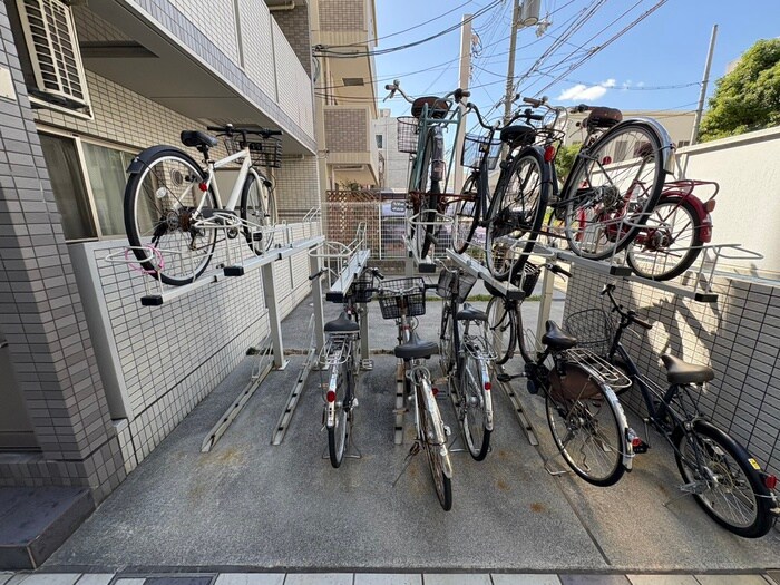 物件外観写真6　(駐輪場)