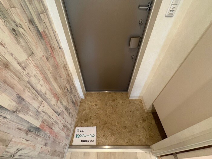 物件内観写真17　(玄関)