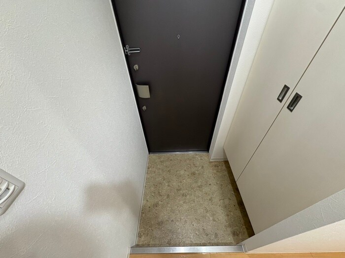 物件内観写真18　(玄関)