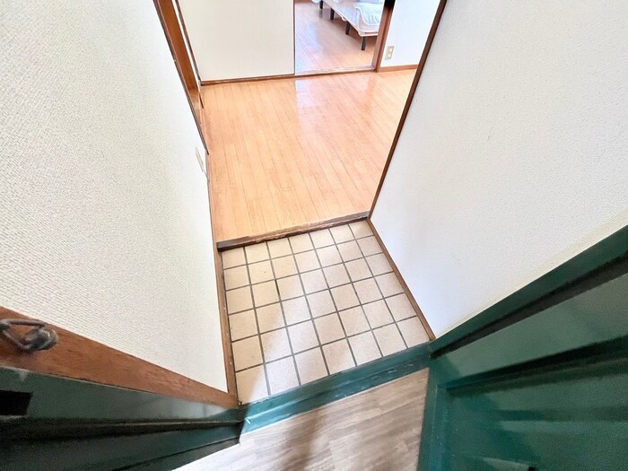 物件内観写真18　(玄関)